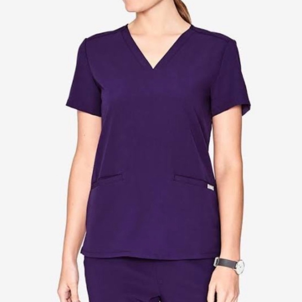 Figs Casma Three-Pocket Scrub Top eggplant purple medium